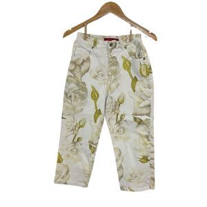 Gloria Vanderbilt White Floral Capri Jeans, Roses,  4P